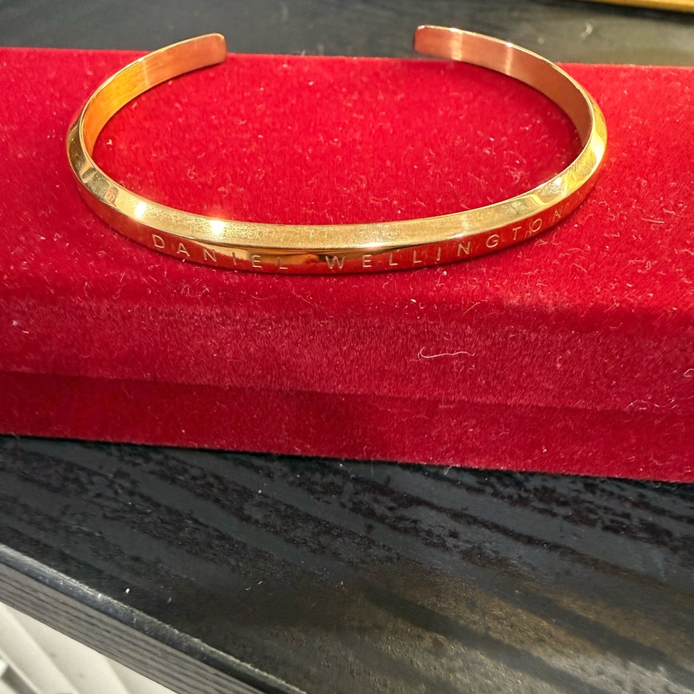 Daniel Wellington Women's Gold Bracelet